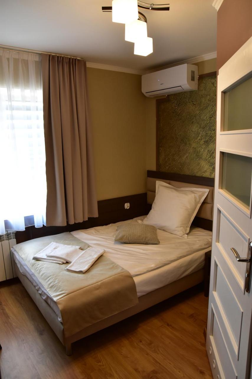 Pokoje Restauracja Lech Strzalkowo Zewnętrze zdjęcie